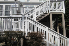 Deck with Wolf Amberwood and Black Walnut border and Trex Transcends railing - Herndon, VA