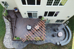 Deck in Trex Transcend Spice Rum & Trex Reveal railing- Chantilly, VA